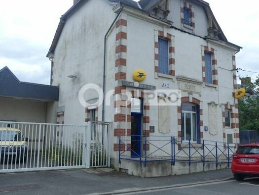 Espace bureau à vendre 192 000 € 220 m² de bureaux divisible de 220 m² à 220 m² Levet 18340