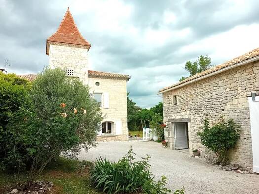 Maison à vendre 500 000 € 9 pièces 6 chambres 213 m² 5 955 m² de terrain Fontanes 46230