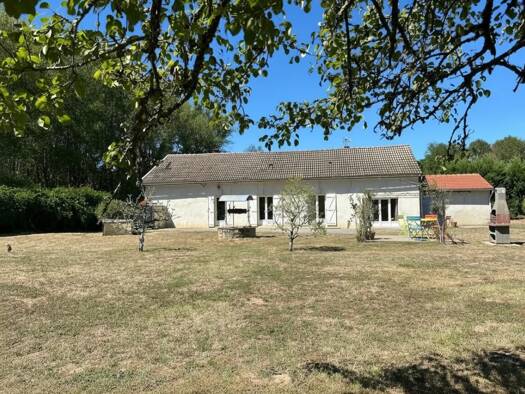 Maison à vendre 150 000 € 4 pièces 2 chambres 115 m² 6 800 m² de terrain Saint-Paul-la-Roche 24800