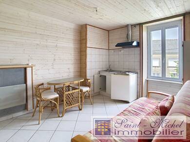 Appartement à louer 285 € 1 pièce 14 m² Étage 1/2 Riec sur Belon 29340