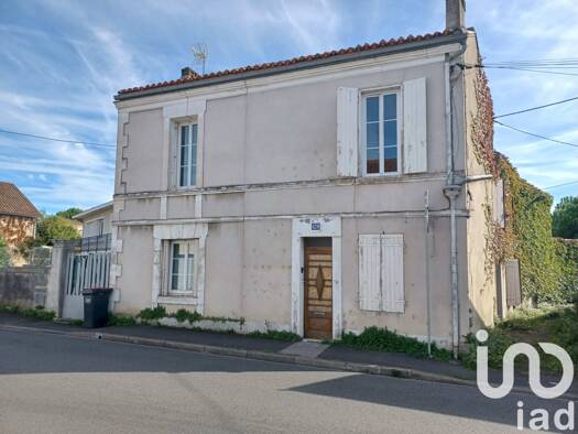 Maison à vendre 130 000 € 4 pièces 2 chambres 81 m² 126 m² de terrain Champ de Mars-Bussatte-Victor Hugo Angoulême 16000