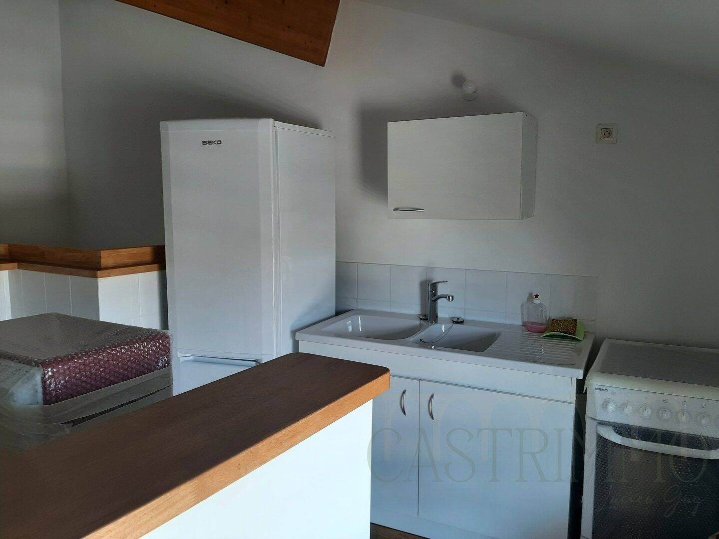 Maison à louer, 50m², GALLARGUES LE MONTUEUX