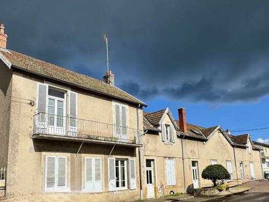 Immeuble à vendre 330 000 € 400 m² Charolles 71120