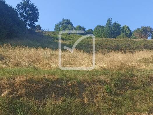Terrain constructible viabilisé à vendre 30 725 € 1 615 m² de terrain Dampniat 19360