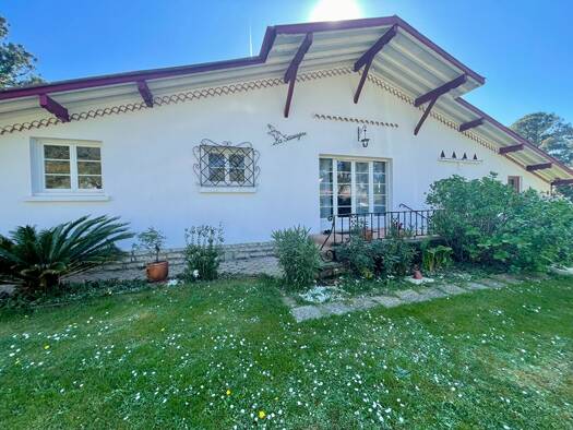 Maison de plain-pied à vendre 1 190 000 € 5 pièces 3 chambres 160 m² 1 023 m² de terrain Seignosse 40510