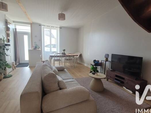 Maison de ville à vendre 118 000 € 4 pièces 2 chambres 80 m² 85 m² de terrain Montlieu-la-Garde 17210