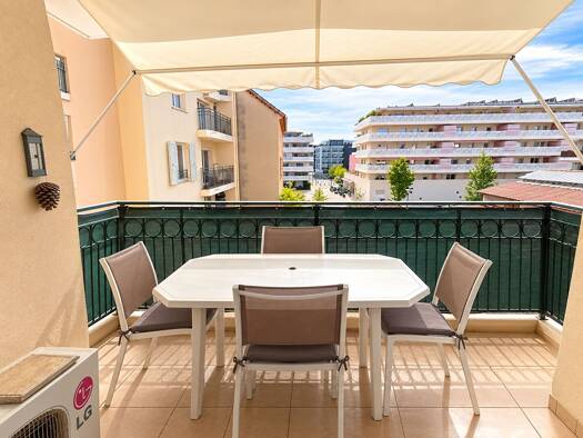 Appartement à vendre 210 000 € 3 pièces 2 chambres 60 m² Étage 3/5 Centre Ville-Peyron La Seyne-sur-Mer 83500