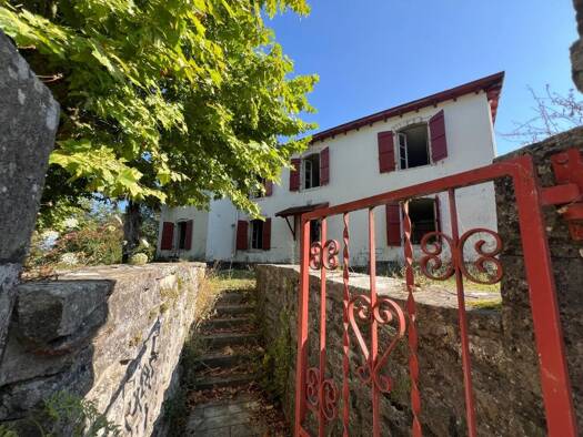 Maison de ville à vendre 200 000 € 10 pièces 8 chambres 383 m² 1 900 m² de terrain Came 64520