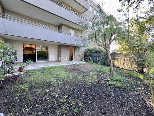 Appartement à vendre 274 000 € 2 pièces 1 chambre 52 m² 5 étages Fréjus 83600