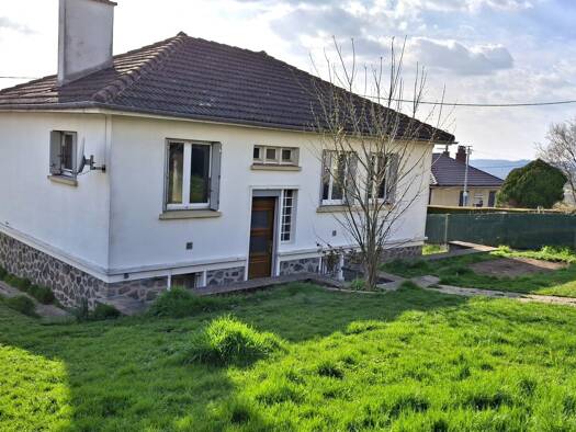 Maison à vendre 179 000 € 5 pièces 4 chambres 105 m² 419 m² de terrain Zone Verte Aurillac 15000
