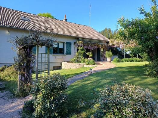 Maison à vendre 205 000 € 6 pièces 4 chambres 172 m² 3 100 m² de terrain Diou 03290