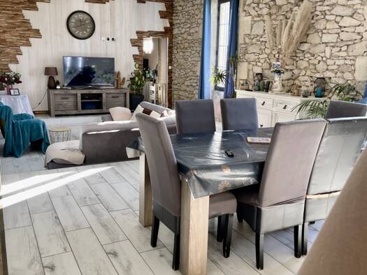 Maison à vendre 249 000 € 6 pièces 3 chambres 163 m² 4 463 m² de terrain Saint-Pardon-de-Conques 33210