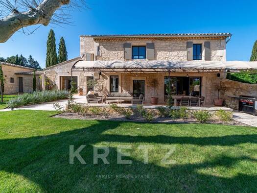 Maison à vendre 3 400 000 € 8 pièces 7 chambres 300 m² 1 800 m² de terrain Paradou 13520