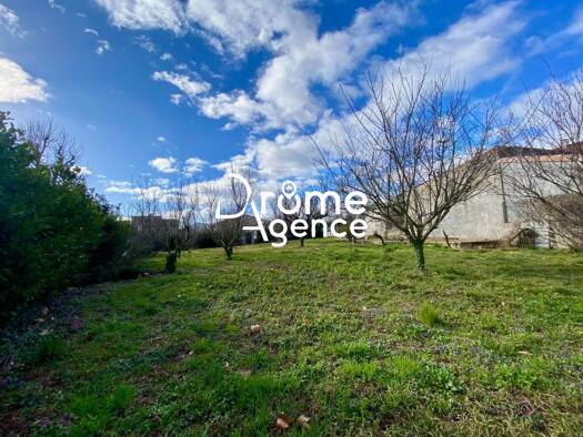 Terrain à vendre 159 600 € 772 m² de terrain Cornas 07130