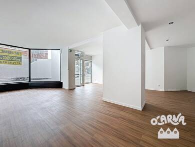 Local commercial à louer 1 915 € 90 m² de surface de vente Mont a Camp-Marais Lille 59160