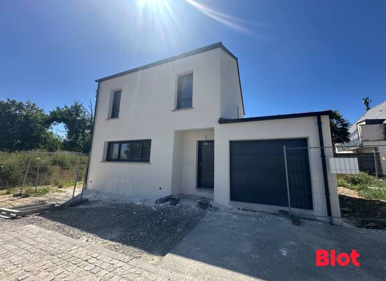 Maison à vendre 514 500 € 5 pièces 4<br/>chambres 106,8 m²<br/>superficie 233 m²<br/>terrain Rennes 35000