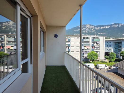 Appartement à vendre 229 000 € 3 pièces 2 chambres 67 m² Étage 3/4 Italie-Jacotot Aix-les-Bains 73100