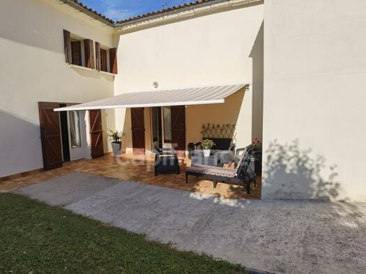 Maison à vendre 299 000 € 9 pièces 6 chambres 208 m² Saint-Laurent-d'Arce 33240