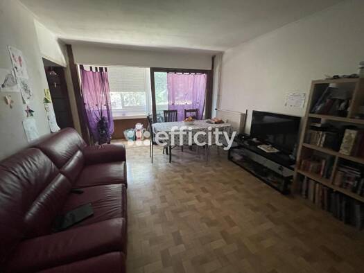 Appartement à vendre 41 000 € 5 pièces 3 chambres 74 m² RDC/3 Centre Nord Apt 84400