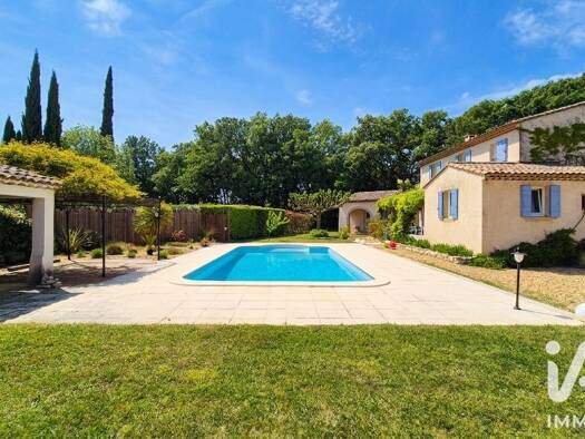 Maison à vendre 959 000 € 6 pièces 4 chambres 200 m² 4 017 m² de terrain Saint-Cannat 13760
