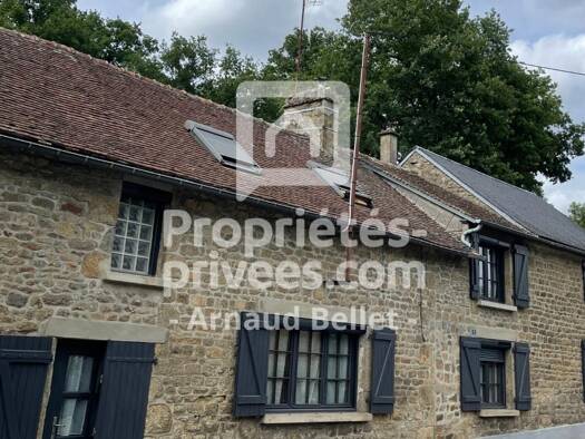 Maison à vendre 152 290 € 5 pièces 2 chambres 139 m² 860 m² de terrain Saint-Pierre-des-Nids 53370