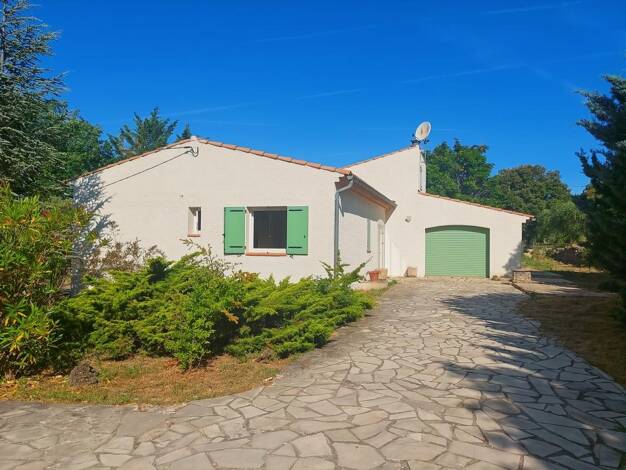 Maison de plain-pied à vendre 310 000 € 3 pièces 2 chambres 87 m² 2 902 m² de terrain La Verdière 83560