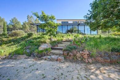 Maison à louer - Neuf 15 000 € 7 pièces 5 chambres 300 m² 3 920 m² de terrain Aix en Provence 13100