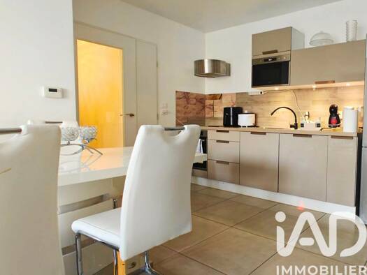 Appartement à vendre 379 000 € 3 pièces 2 chambres 70 m² Étage 1/4 Est Ferney-Voltaire 01210