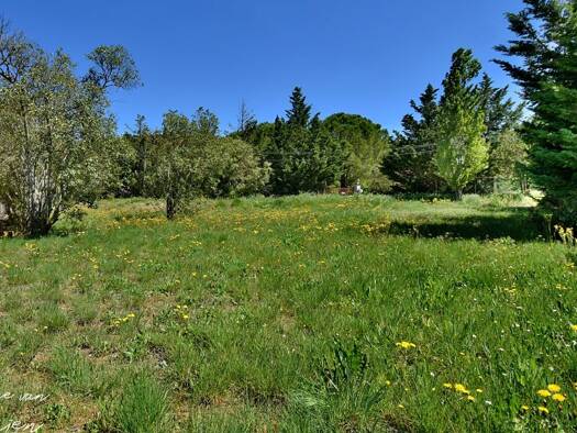 Terrain constructible à vendre - neuf 940 000 € 2 846 m² de terrain Campagne en. E-Figons-Surville-Plantiers Éguilles 13510