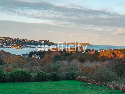 Maison de ville à vendre 1 053 000 € 5 pièces 4 chambres 234 m² 2 015 m² de terrain Saint-Quay-Perros 22700