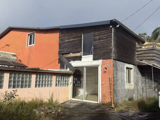 Maison à vendre 120 000 € 11 pièces 8 chambres 234 m² 580 m² de terrain Saint-Joseph 97480