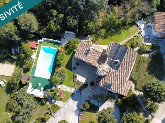 Maison à vendre 990 000 € 8 pièces 4 chambres 213 m² 3 300 m² de terrain Spéracèdes 06530