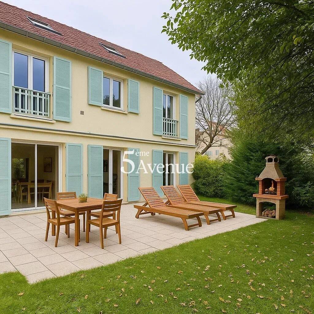 Maison à vendre, 267m², SAINT MAUR DES FOSSES