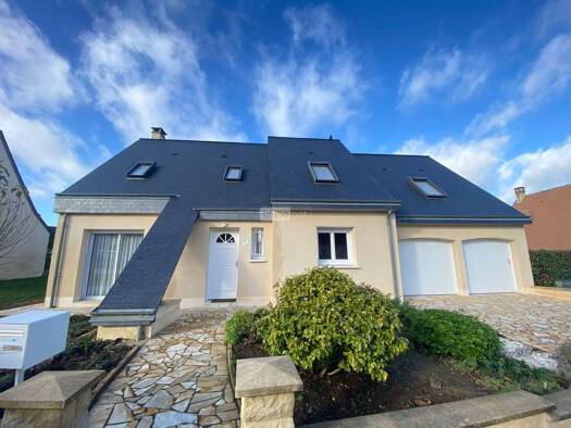 Maison à vendre 336 000 € 8 pièces 5 chambres 146 m² 489 m² de terrain La Chapelle-Saint-Aubin 72650