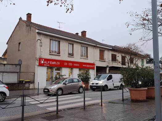 Espace bureau à louer 1 540 € 74,1 m² de bureaux Berliet-Gare-Garibaldi Saint-Priest 69800