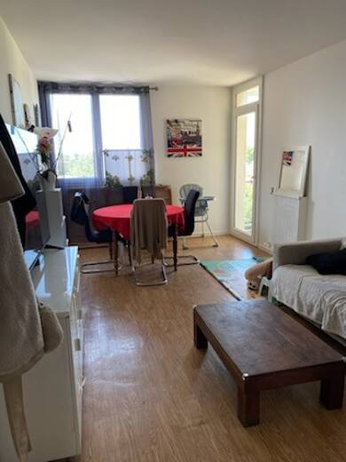 Appartement à louer 640 € 3 pièces 2 chambres 58,2 m² Étage 4/1 Gironde-Cabrieres-Boisfeuillet-Lampourde Orange 84100