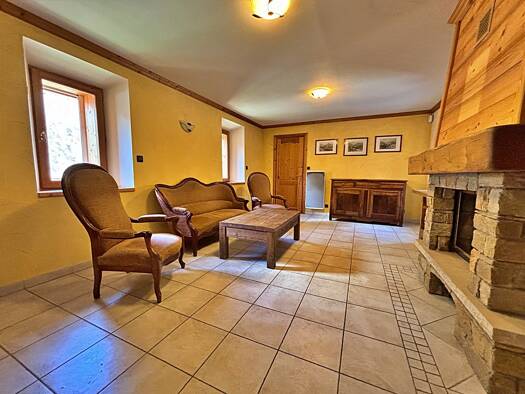 Maison à vendre 510 000 € 12 pièces 4 chambres 513 m² 1 885 m² de terrain Salins-Fontaine 73600