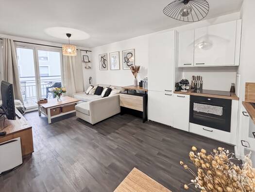 Appartement à louer 820 € 2 pièces 1 chambre 36 m² Étage 1/3 Sud Mennecy 91540