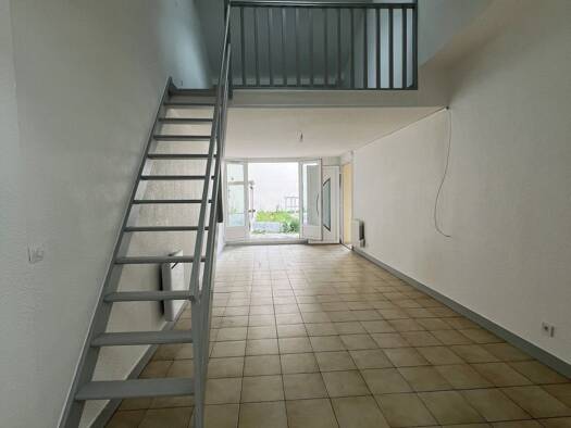 Appartement à louer 700 € 2 pièces 1 chambre 37,5 m² RDC Bord de Marne Champs-sur-Marne 77420