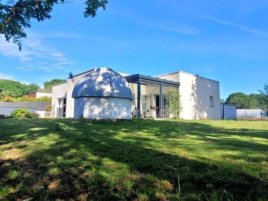 Maison de plain-pied à vendre 489 500 € 4 pièces 3 chambres 110 m² 990 m² de terrain Ploemel 56400