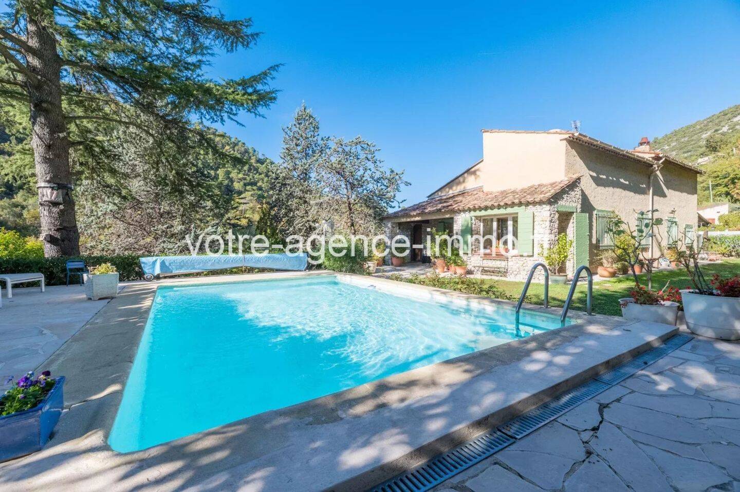 Maison à vendre, 276m², TOURRETTE LEVENS