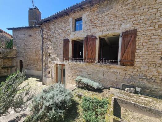 Maison à vendre 139 900 € 6 pièces 3 chambres 177 m² 350 m² de terrain Exoudun 79800