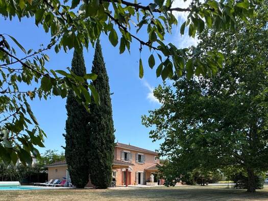 Villa à vendre - Première occupation 995 000 € 10 pièces 5 chambres 255 m² 2 670 m² de terrain Collonges-au-Mont-d'Or 69660