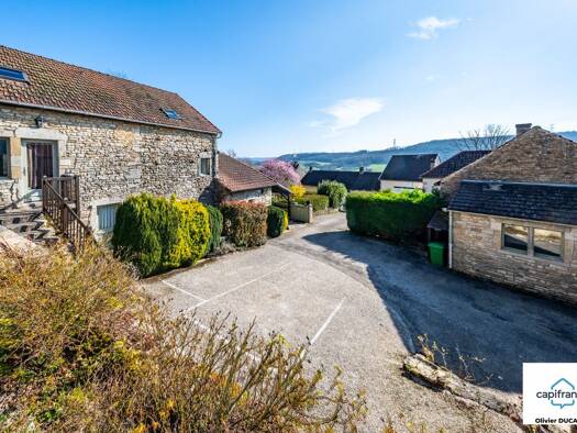 Hôtel à vendre Fonds de commerce 615 000 € 14 pièces 354 m² d'espace de restauration Chaudenay-le-Château 21360