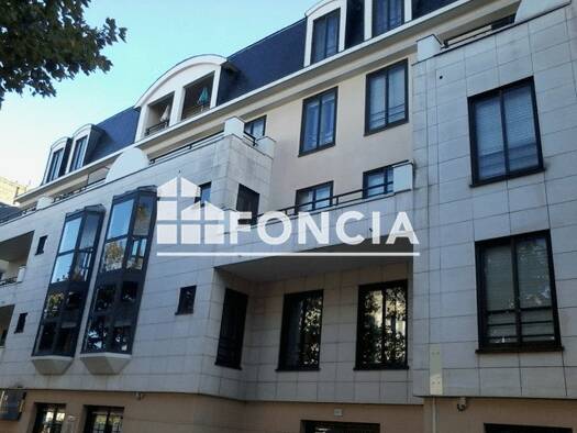 Appartement à louer 750 € 3 pièces 2 chambres 57,8 m² Étage 1/4 Haute Ville-Basse Ville Chartres 28000