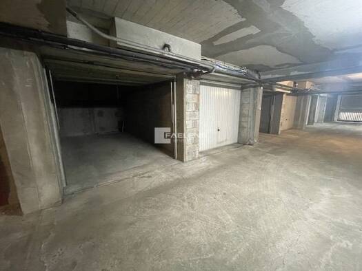 Parking à louer 150 € 15 m² Lille 59000