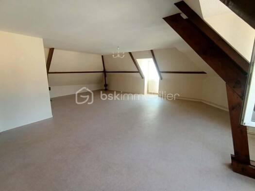 Appartement à vendre 189 000 € 3 pièces 2 chambres 91 m² Étage 3/3 Centre Ville Montargis 45200