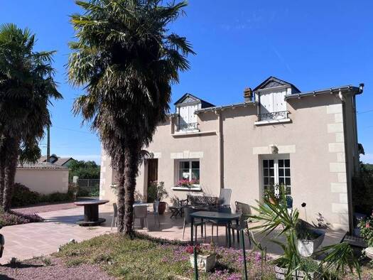 Maison à vendre 276 120 € 4 pièces 2 chambres 104 m² 3 900 m² de terrain Azay-sur-Cher 37270
