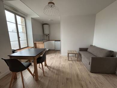 Appartement à louer 460 € 2 pièces 1 chambre 28 m² Étage 1/2 Quimperle 29300
