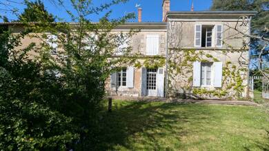 Maison à vendre 336 000 € 5 pièces 4 chambres 239 m² 10 582 m² de terrain Magne 79460